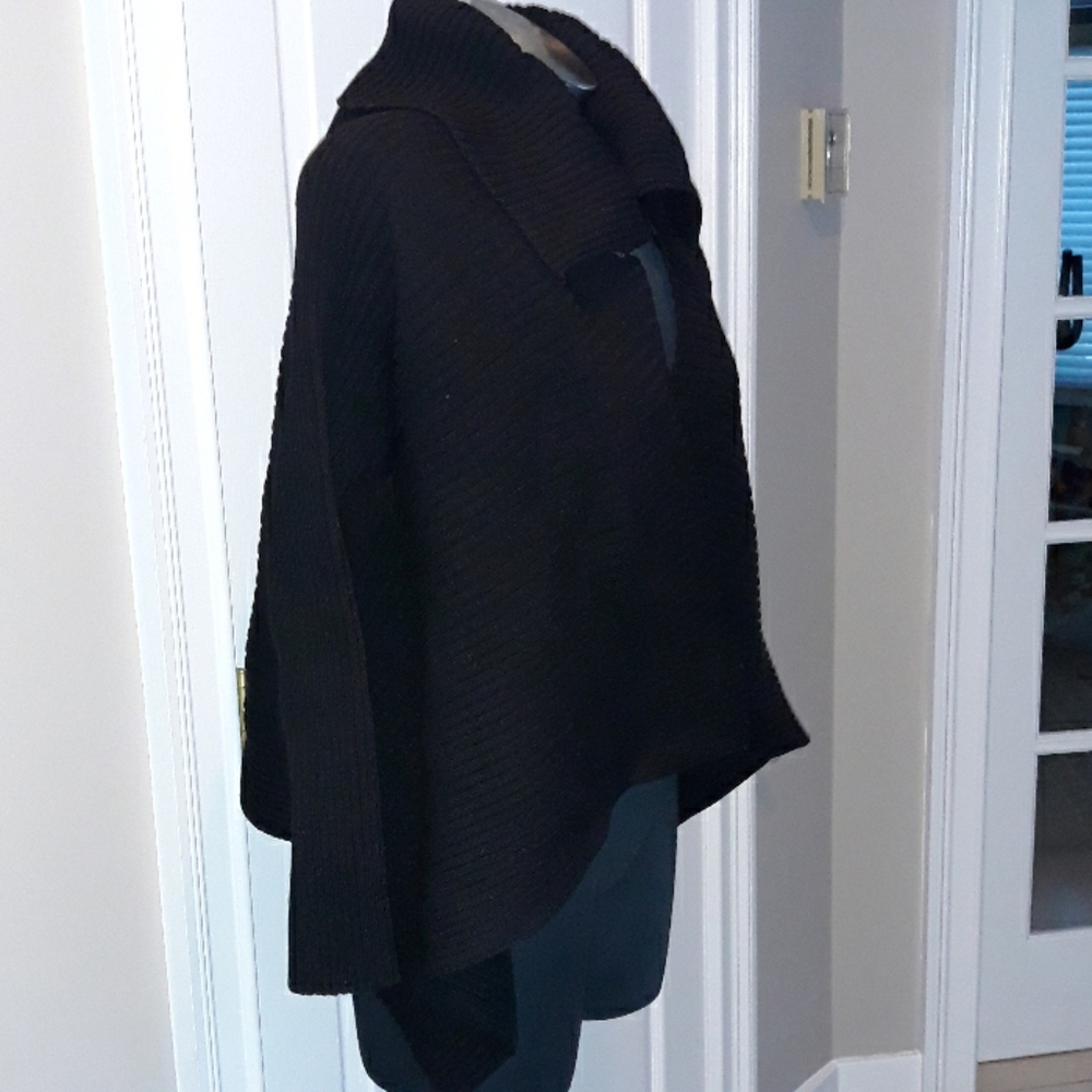 Sweater - Picture 3 of 4